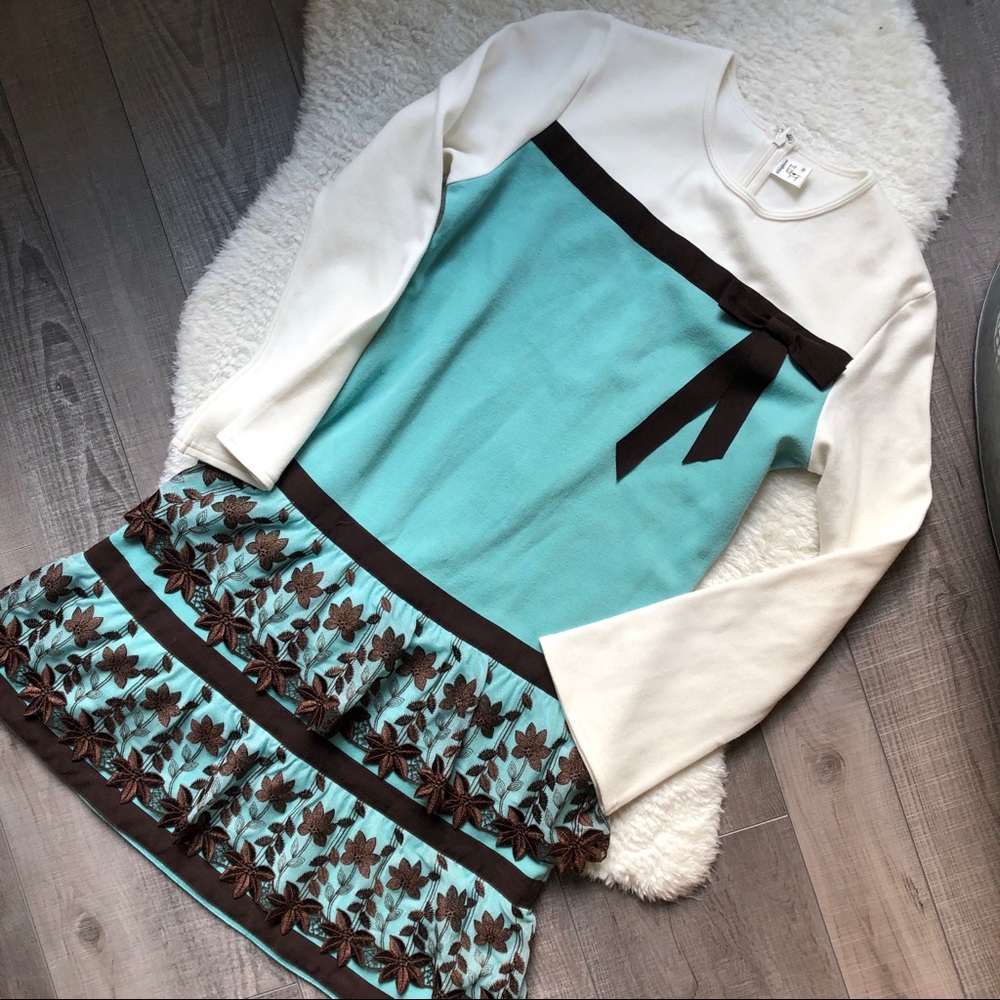 White, Turquoise, Brown Long Sleeve Dress Large